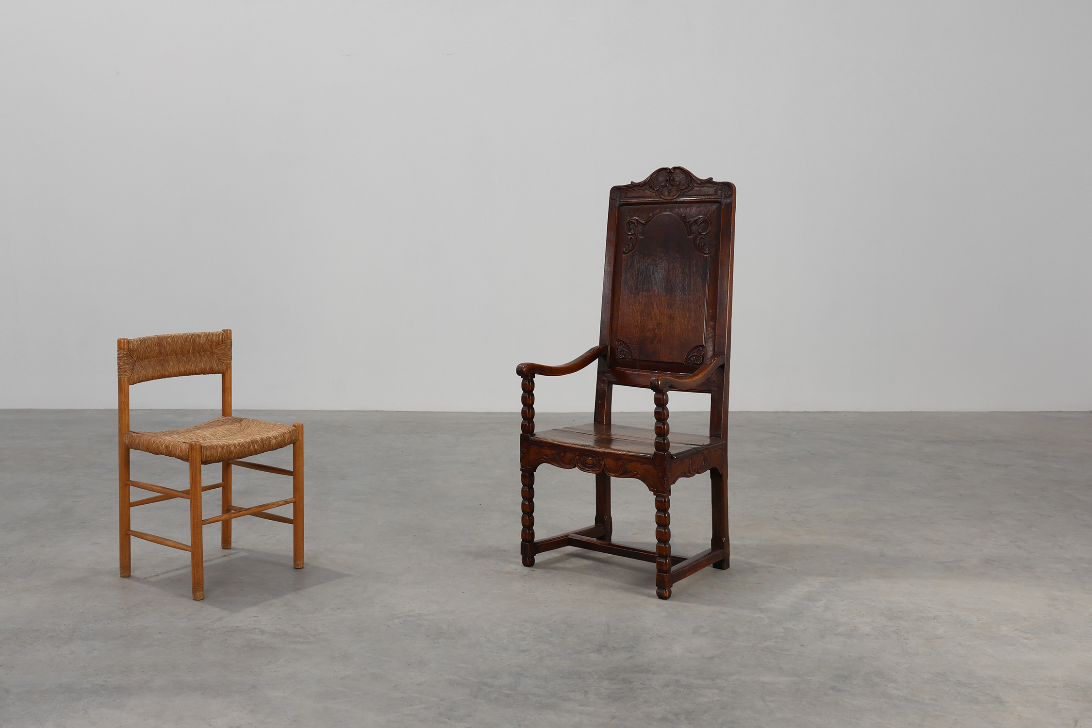 18th Century Liège Armchair in hand carved Oak, Belgiumthumbnail